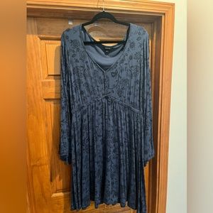 Bell sleeve patterned dress